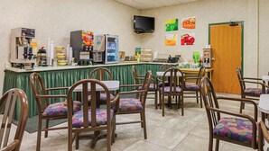 Breakfast area - Quality Inn Rosebud Casino (Valentine)