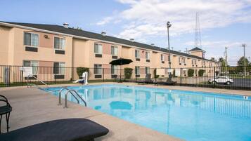 Seasonal outdoor pool