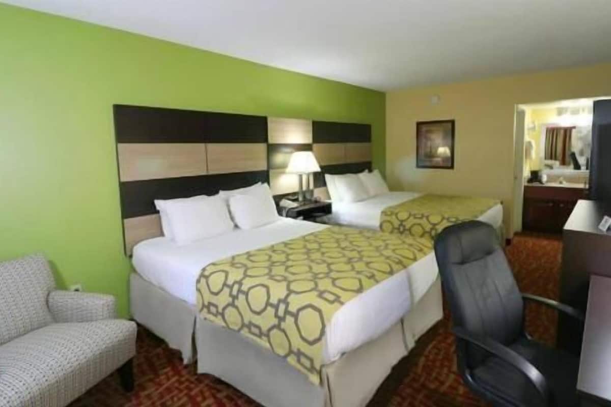 Iron/ironing board, cribs/infant beds, free WiFi, bed sheets