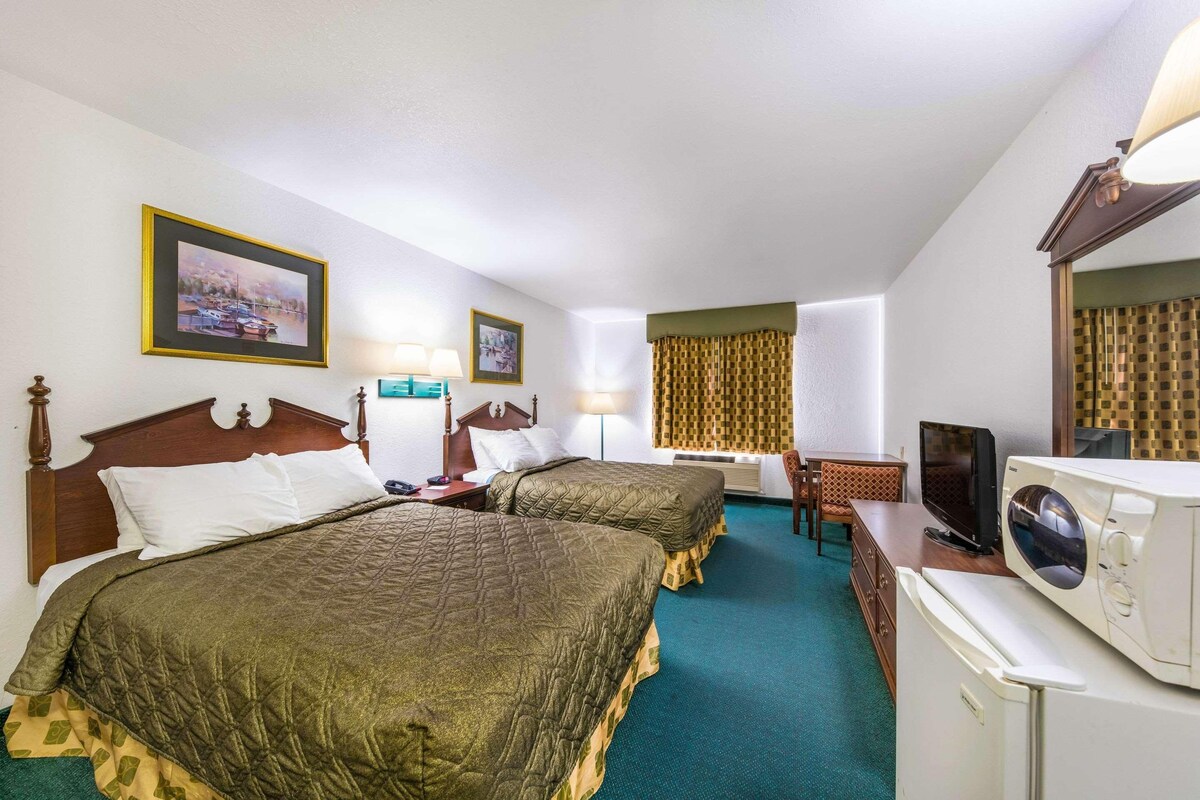 In-room safe, blackout drapes, iron/ironing board, WiFi (free)