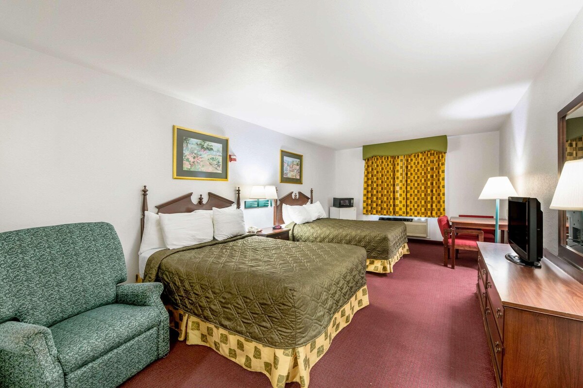In-room safe, blackout drapes, iron/ironing board, WiFi (free)