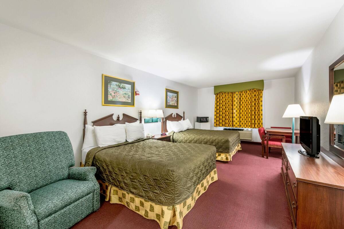 In-room safe, blackout drapes, iron/ironing board, WiFi (free)
