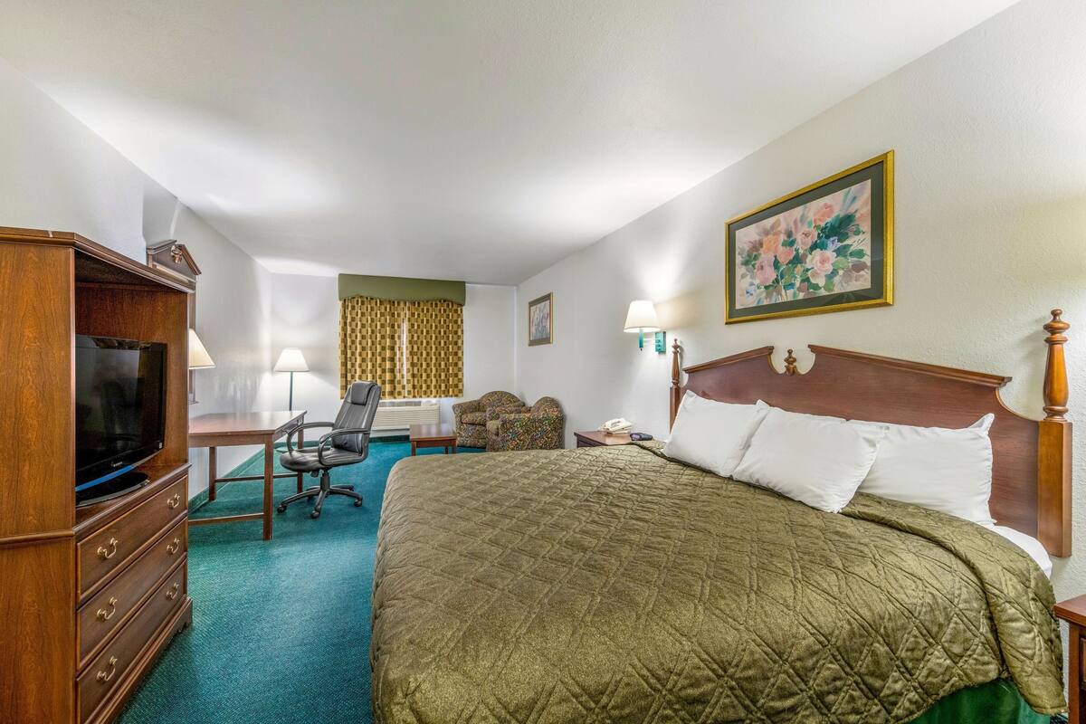 In-room safe, blackout drapes, iron/ironing board, WiFi (free)