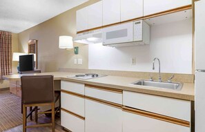 Studio | Desk, iron/ironing board, free WiFi, bed sheets