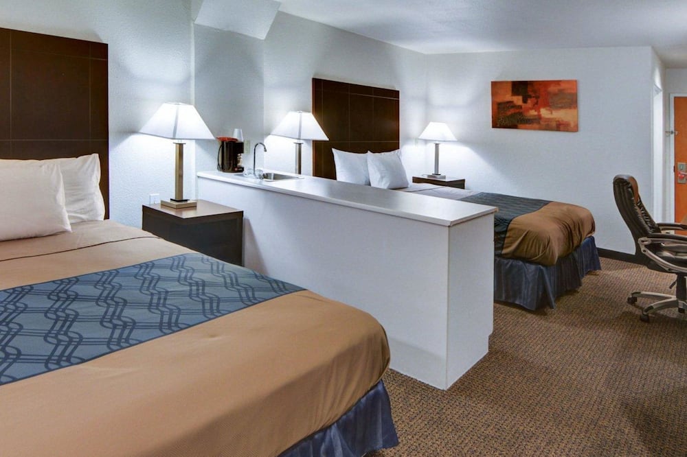 Rodeway Inn & Suites Lewisville I-35