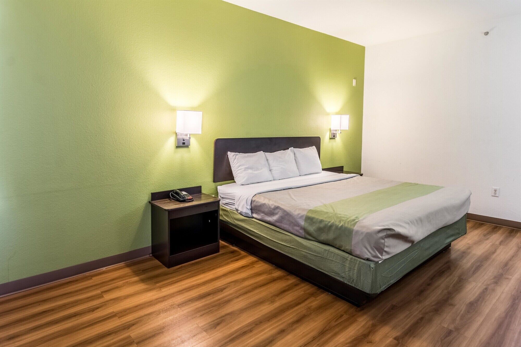 Desk, WiFi (free), bed sheets