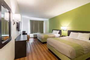 Escritorio, wifi gratis, ropa de cama