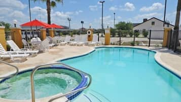 Outdoor pool, pool loungers