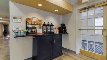 Desayuno para llevar gratuito y diario