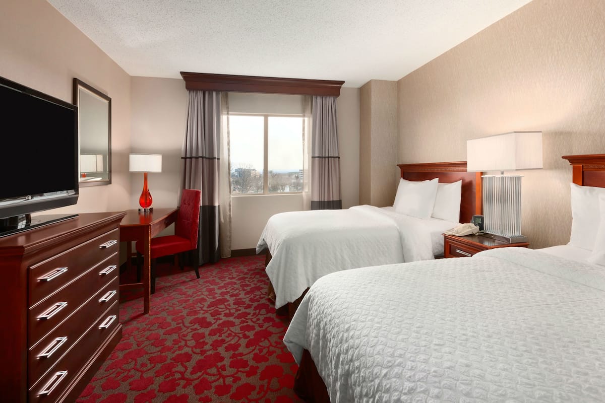 1 bedroom, premium bedding, down comforters, pillowtop beds