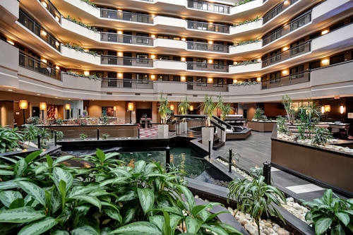 Embassy Suites by Hilton Dulles Airport