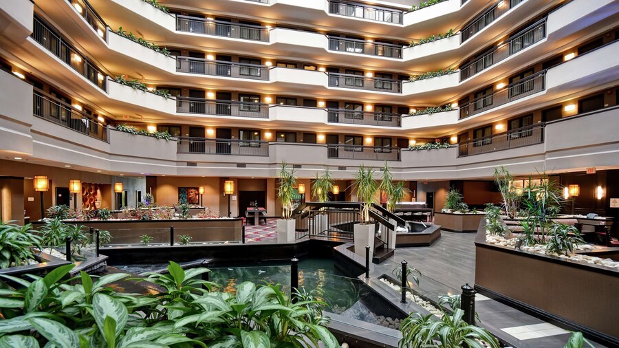 Embassy Suites by Hilton Dulles Airport