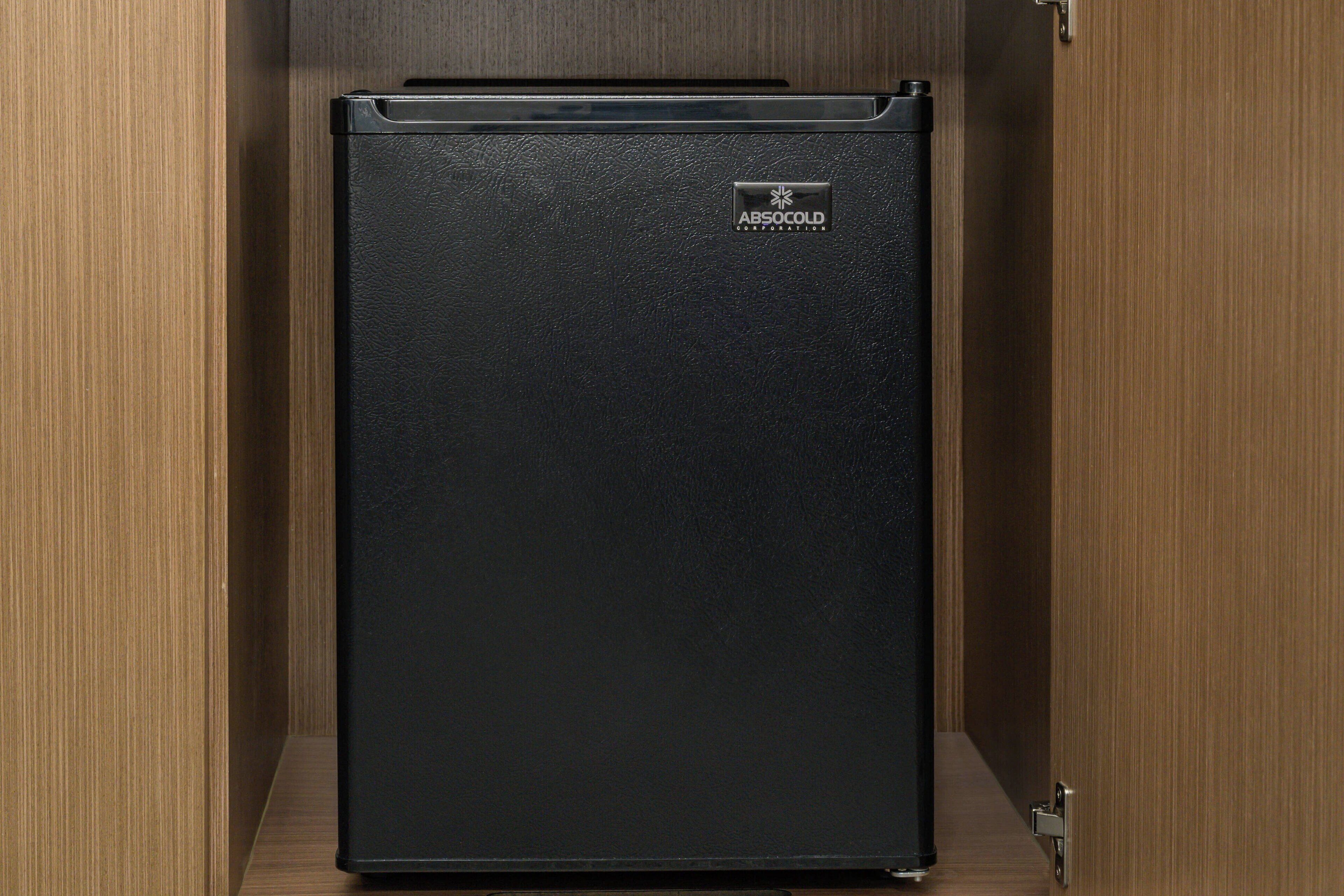 premium bedding, pillow-top beds, desk, blackout curtains