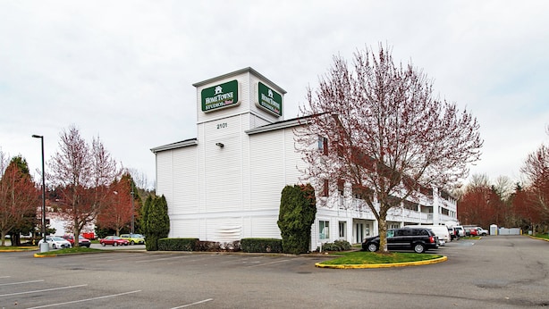 Exterior - HomeTowne Studios by Red Roof Tacoma - Puyallup (Puyallup)