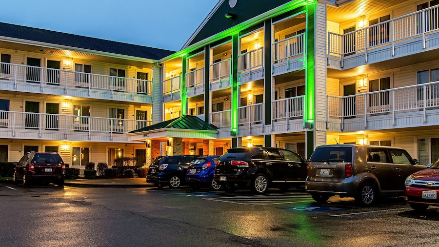 HomeTowne Studios Tacoma - Puyallup