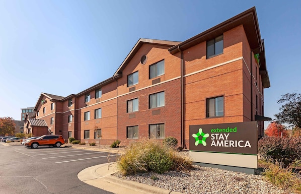 Exterior - Extended Stay America Select Suites - Madison - Old Sauk Rd. (Madison)
