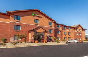Exterior - Extended Stay America Select Suites - Madison - Old Sauk Rd. (Madison)