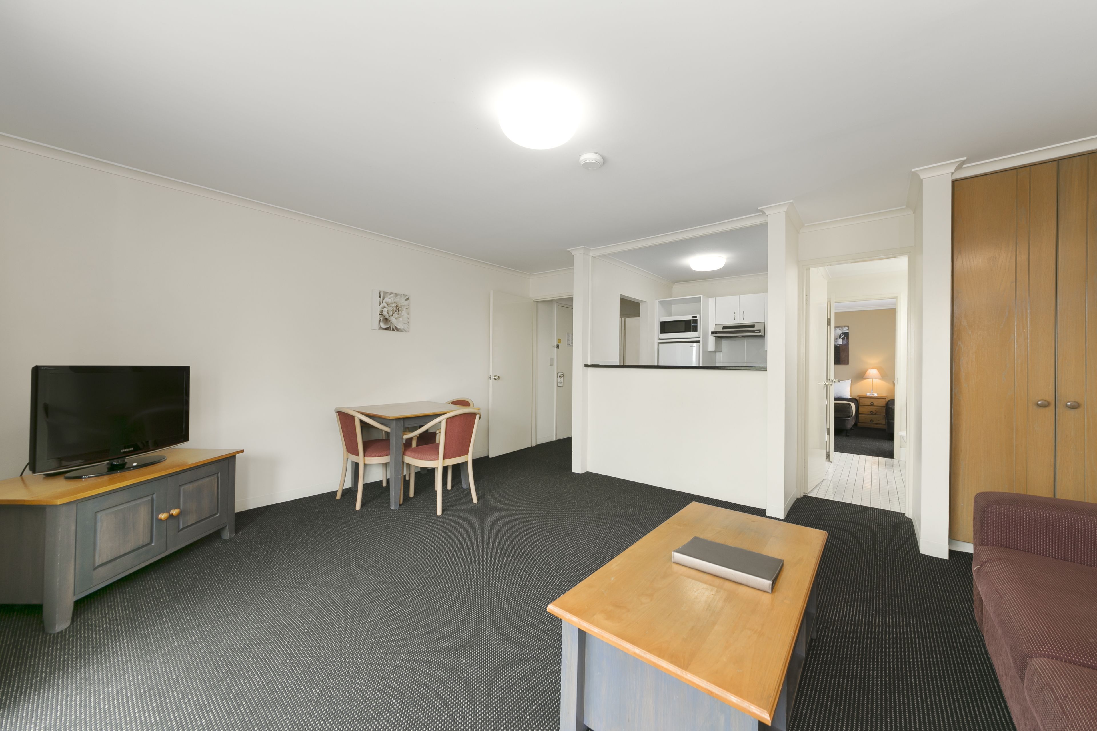 Photo - Mt Ommaney Hotel Apartments