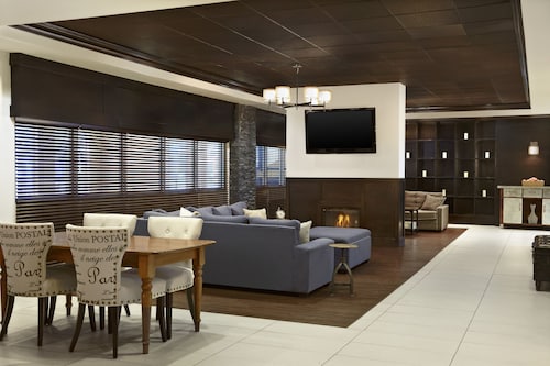 Four Points by Sheraton Hotel & Suites Calgary West