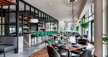 Sheraton Suites Calgary Eau Claire