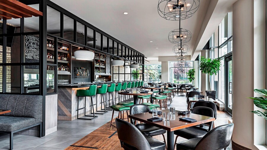 Sheraton Suites Calgary Eau Claire