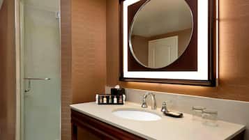 Executive Suite, 1 Bedroom, Corner | Bathroom | Eco-friendly toiletries, hair dryer, bathrobes, towels