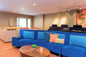 Theatre show - Courtyard by Marriott Livermore (Livermore)