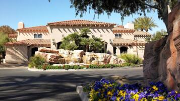 Entrada al alojamiento