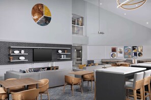 Free daily buffet breakfast - Homewood Suites by Hilton Raleigh-Durham AP/Research Triangle (Durham)