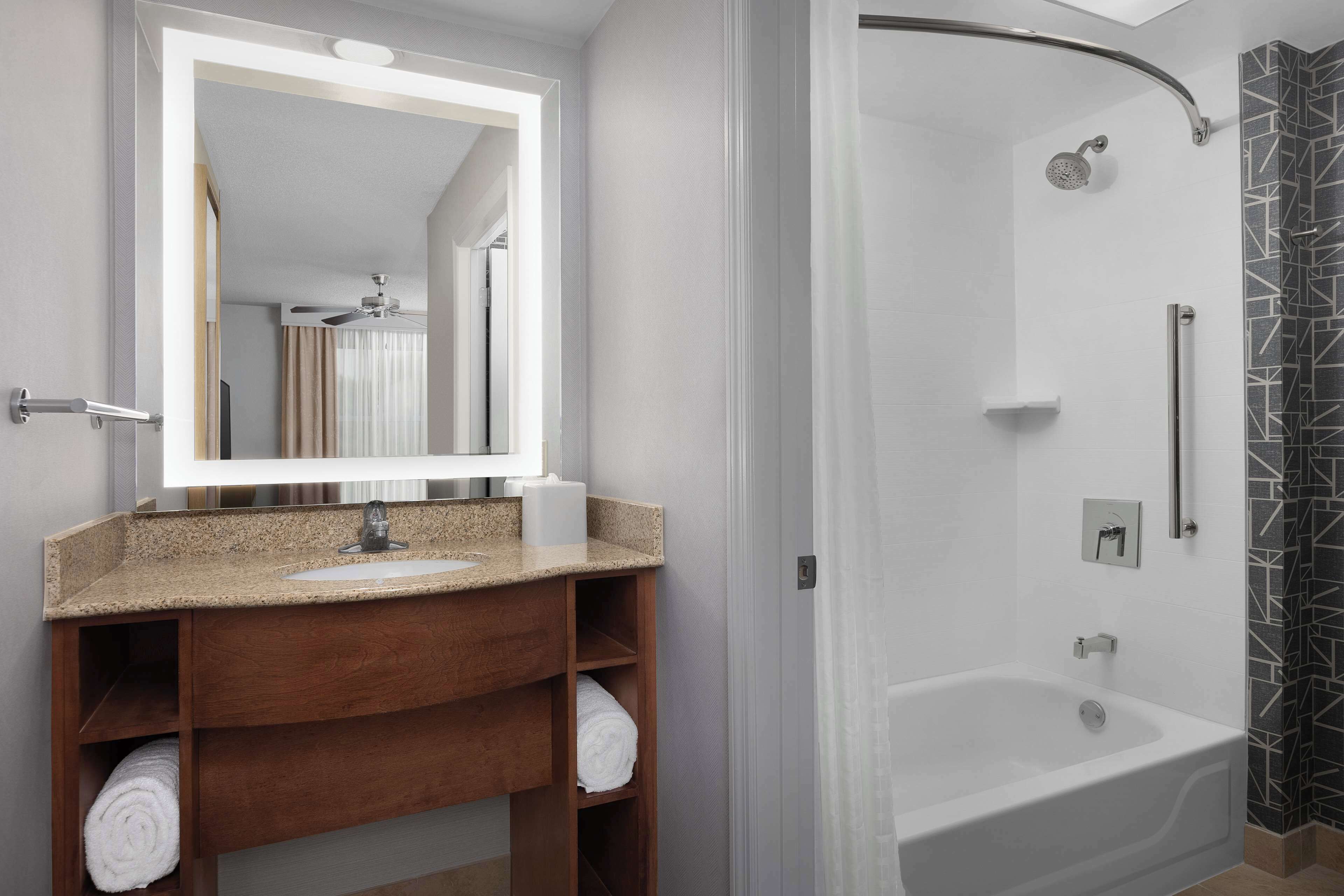 combined shower/bathtub, free toiletries, hair dryer, towels