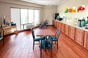 包含每日自助早餐