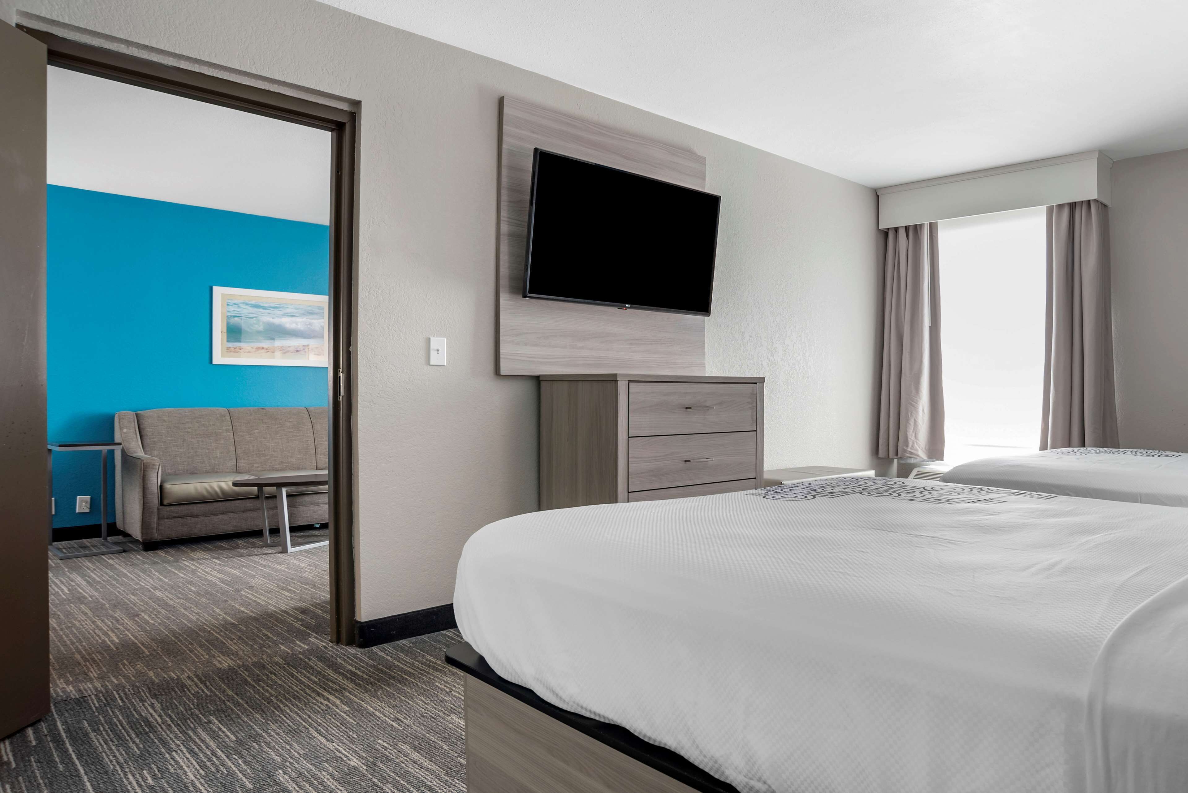 Suite, 2 grands lits, non-fumeurs, réfrigérateur et four à micro-ondes (with Sofabed) | Bureau, espace de travail pour ordinateur portable, rideaux occultants