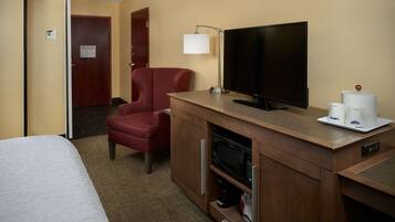 客房內保險箱、書桌、熨斗/熨衣板、免費無線上網