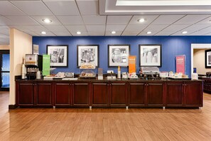 Free daily buffet breakfast 