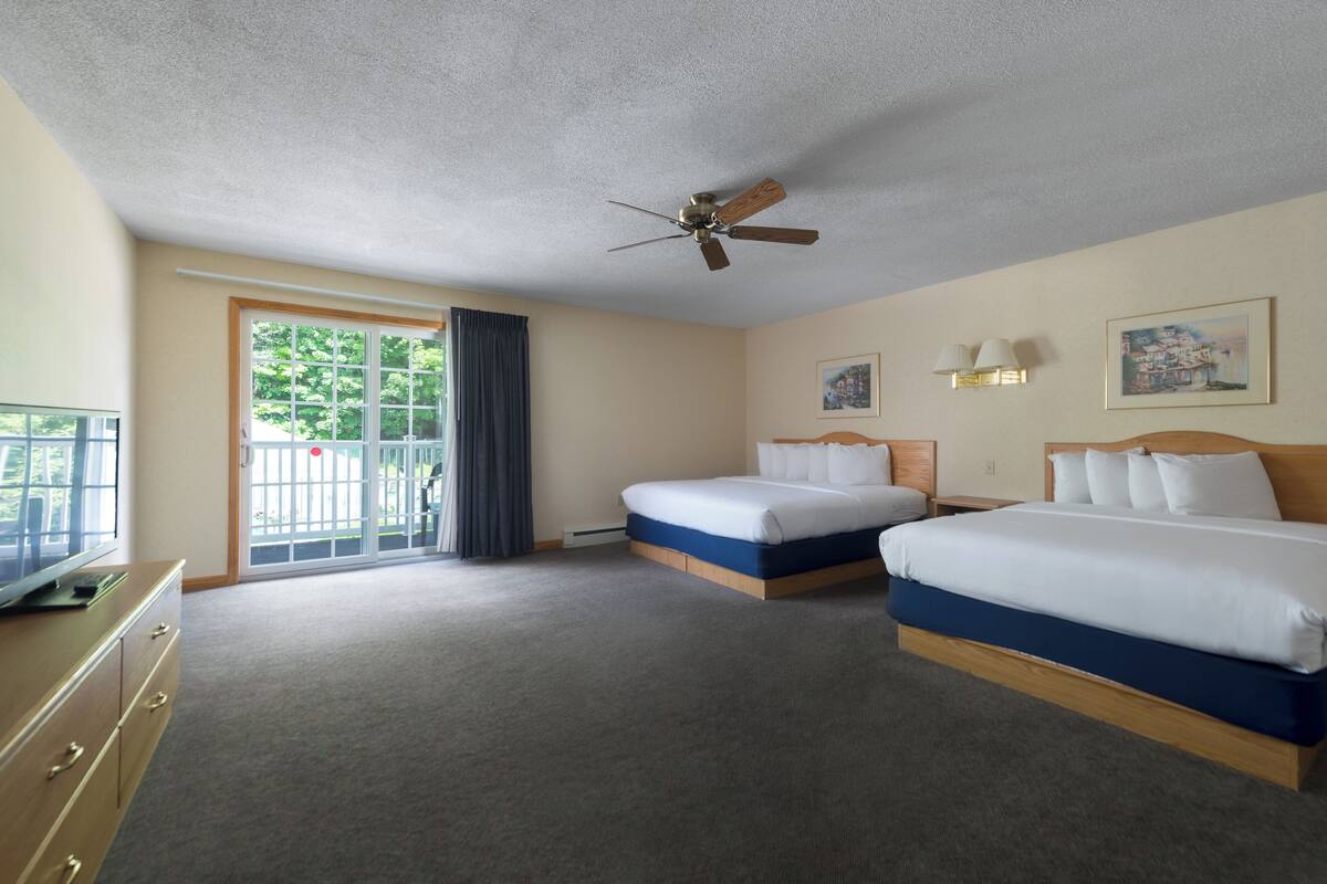 Cortinas blackout, tabla de planchar con plancha y wifi gratis