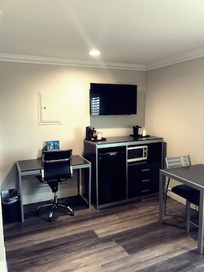 Habitación, 1 cama King size, para no fumadores | Tabla de planchar con plancha, wifi gratis y ropa de cama