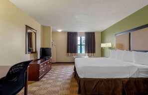 Desk, free WiFi, bed sheets - Extended Stay America Select Suites - Atlanta - Alpharetta - Rock Mill Rd. (Alpharetta)