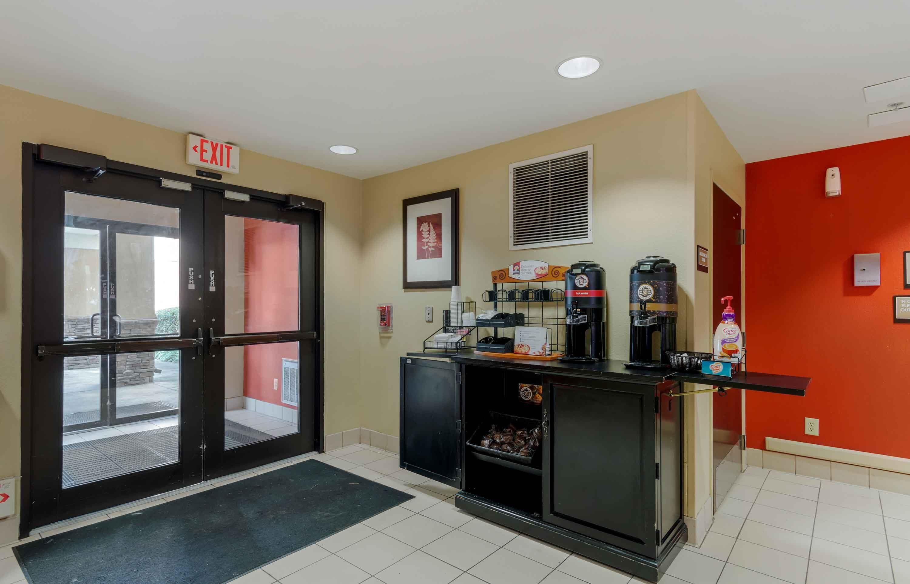 含每日外帶早餐