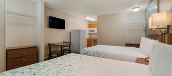 HomeTowne Studios by Red Roof Orlando - UCF Area