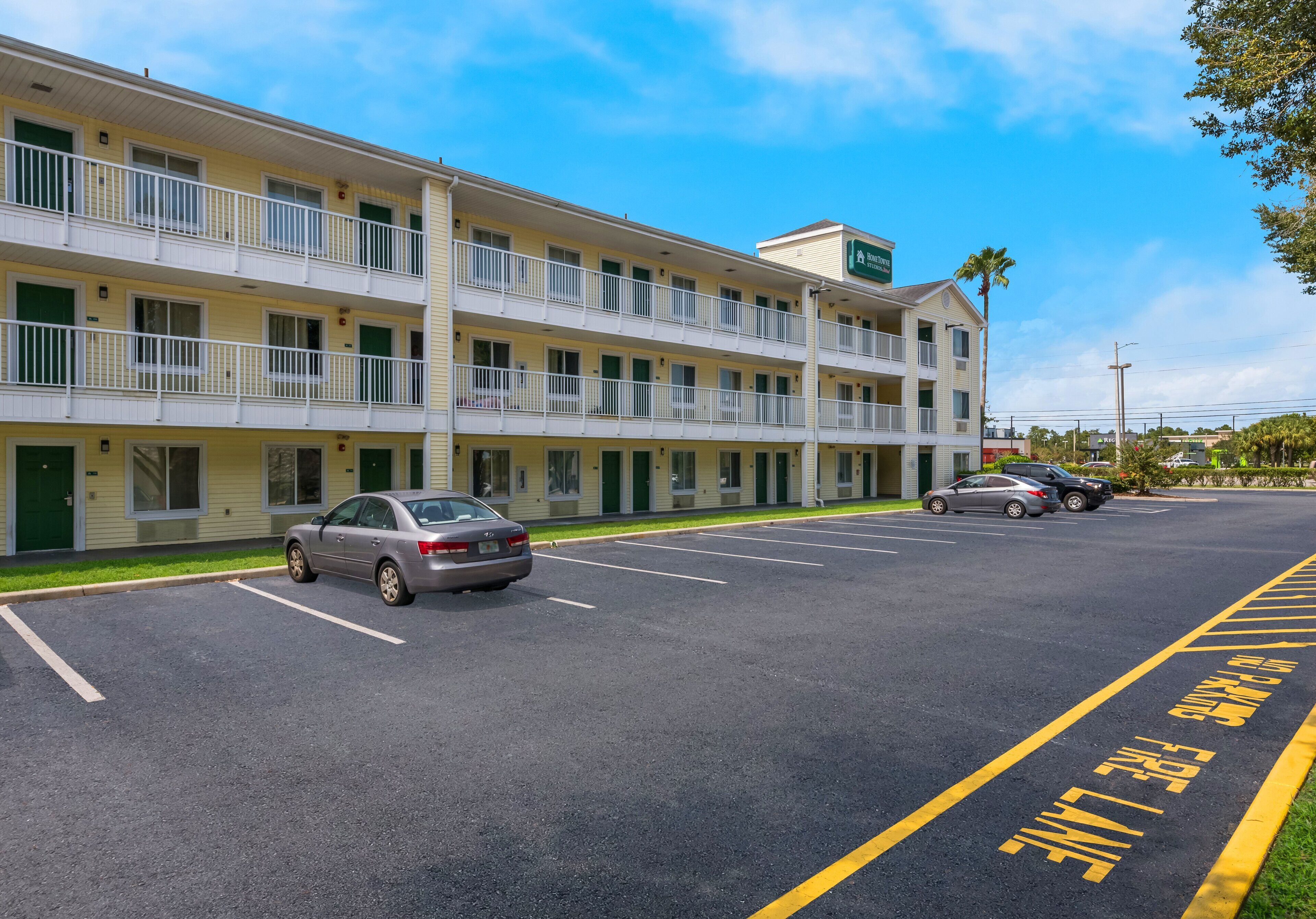 Foto - HomeTowne Studios by Red Roof Orlando - UCF Area