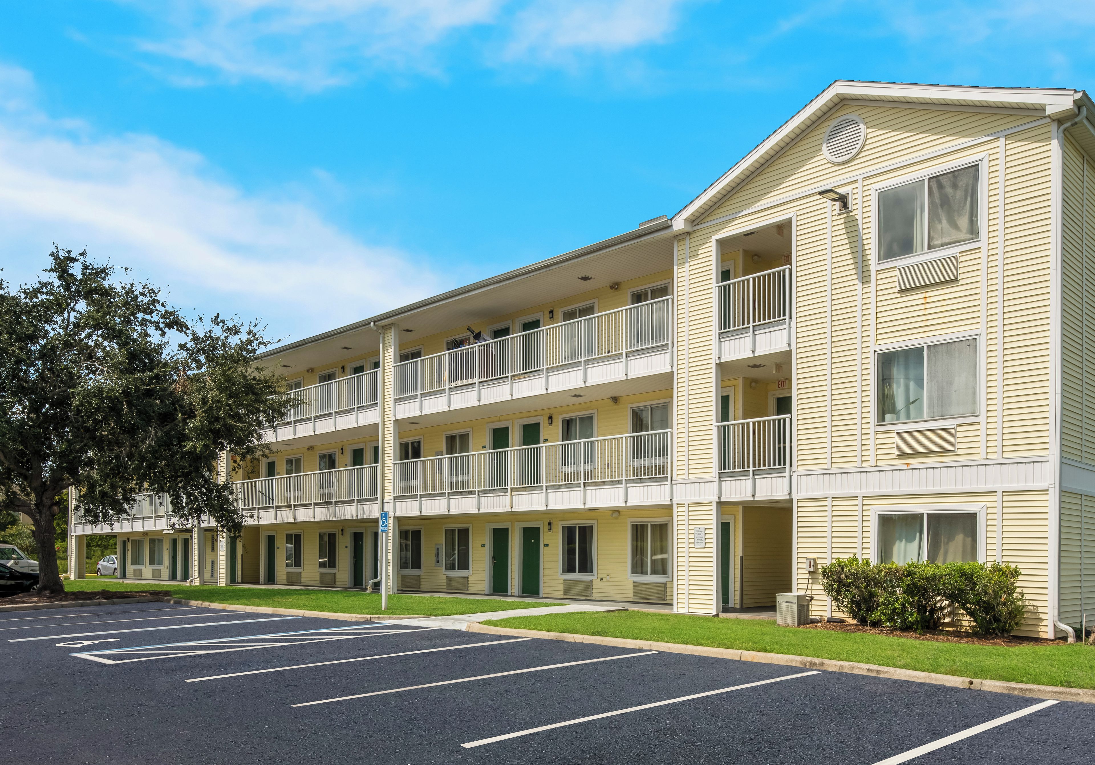 Foto - HomeTowne Studios by Red Roof Orlando - UCF Area