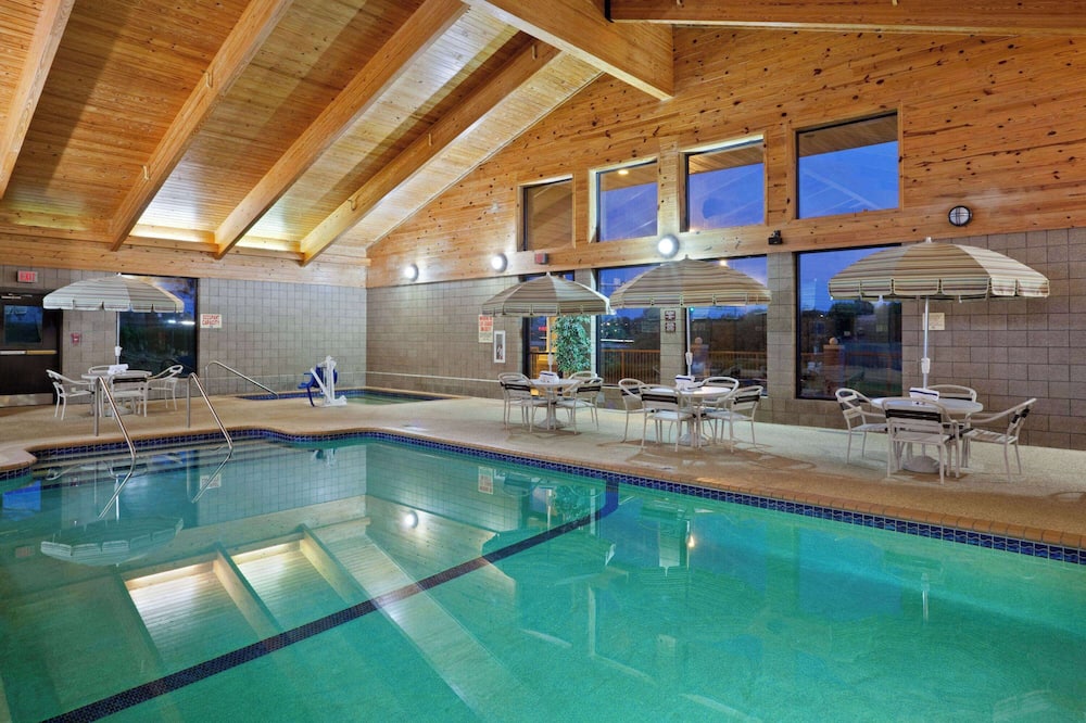 AmericInn by Wyndham Chanhassen