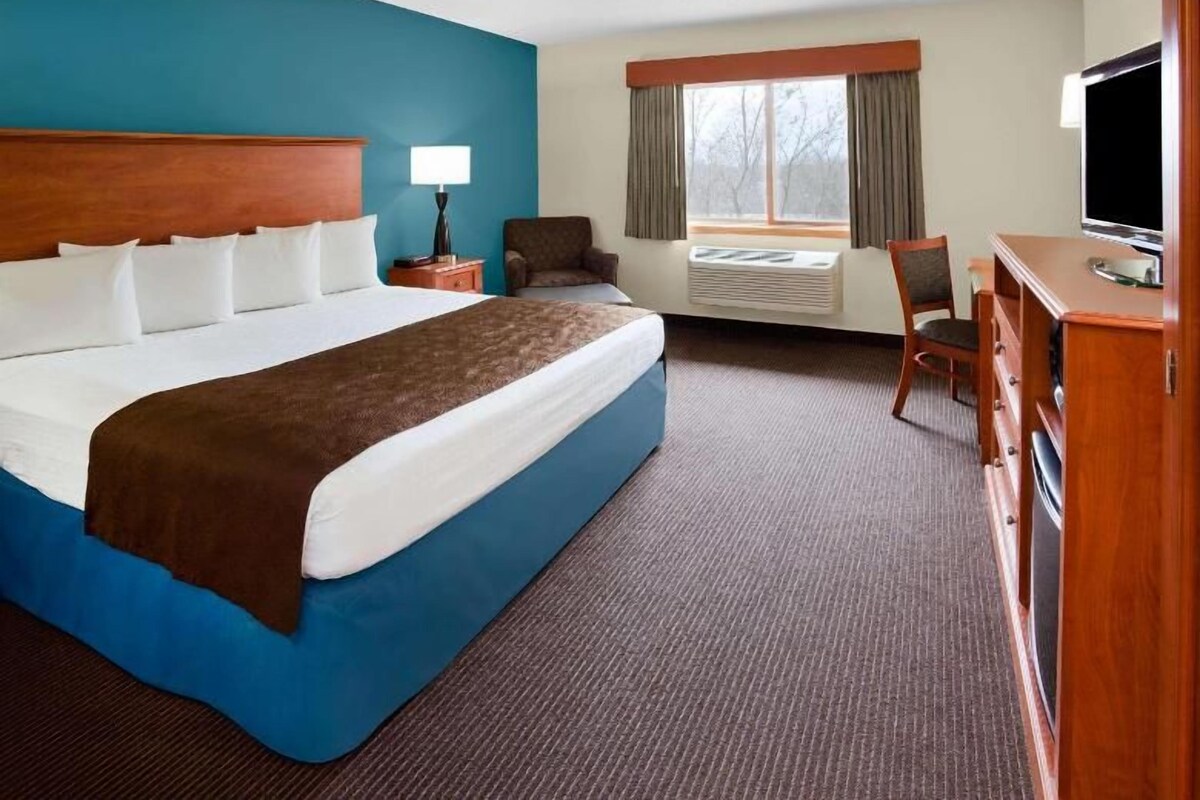 Blackout drapes, soundproofing, iron/ironing board, cribs (free)