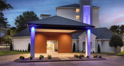 Holiday Inn Express & Suites Memphis East by IHG