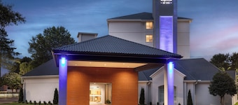 Holiday Inn Express & Suites Memphis East by IHG