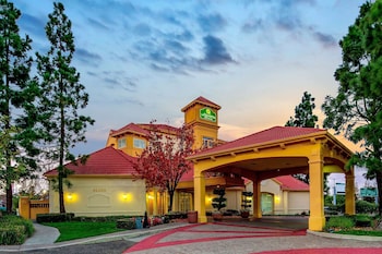 La Quinta Inn & Suites by Wyndham Fremont / Silicon Valley