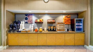 Desayuno continental gratuito y diario