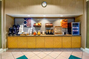 Free daily continental breakfast 