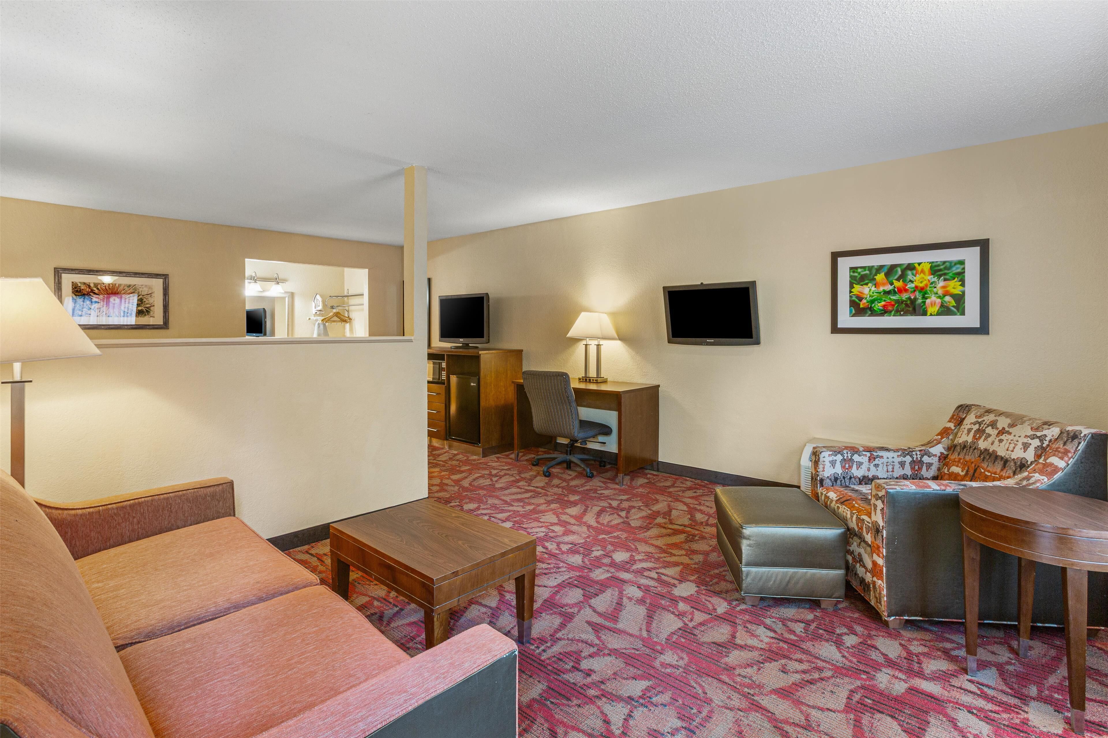 1 bedroom, in-room safe, laptop workspace, blackout curtains