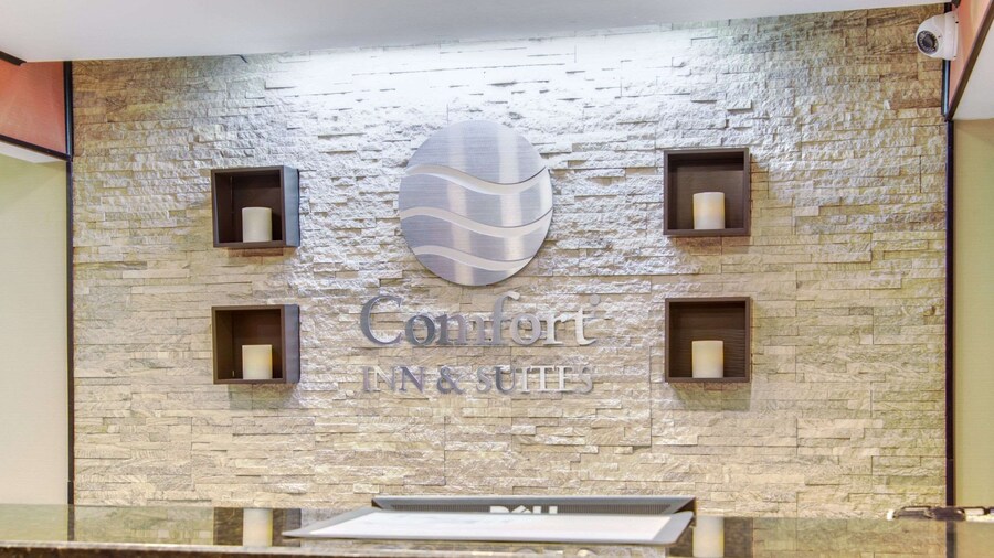 Comfort Inn & Suites Macon North I-75